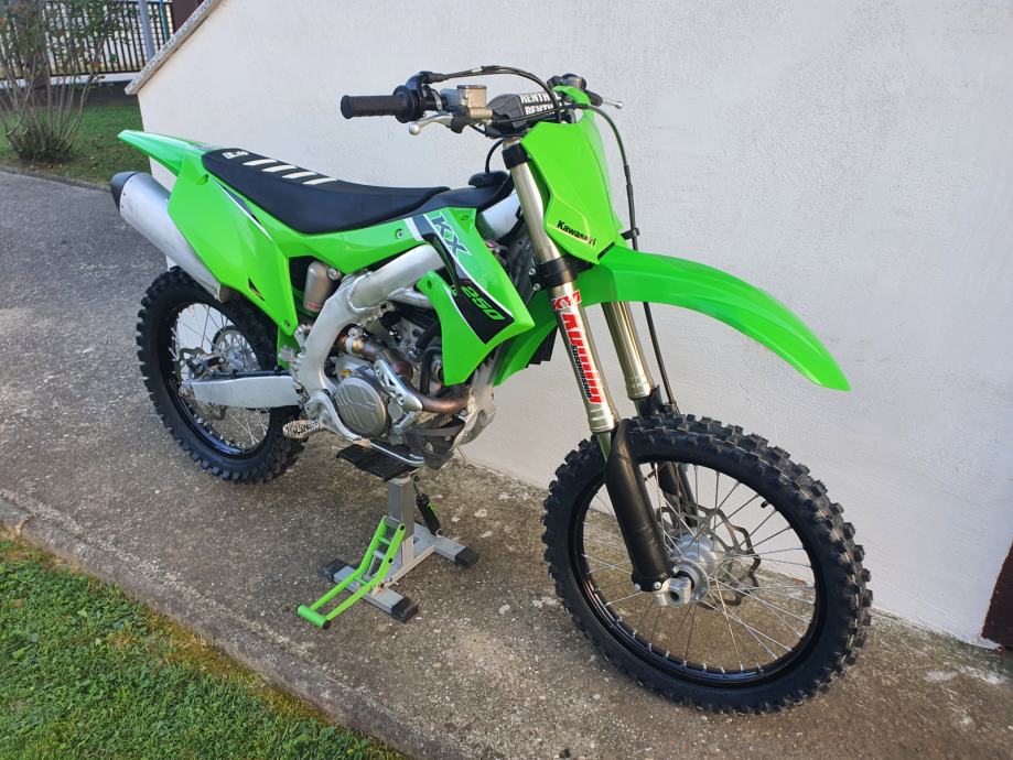 Kawasaki KXF 250, 59h od novog, launch control, top stanje!, 2023 god. - cover