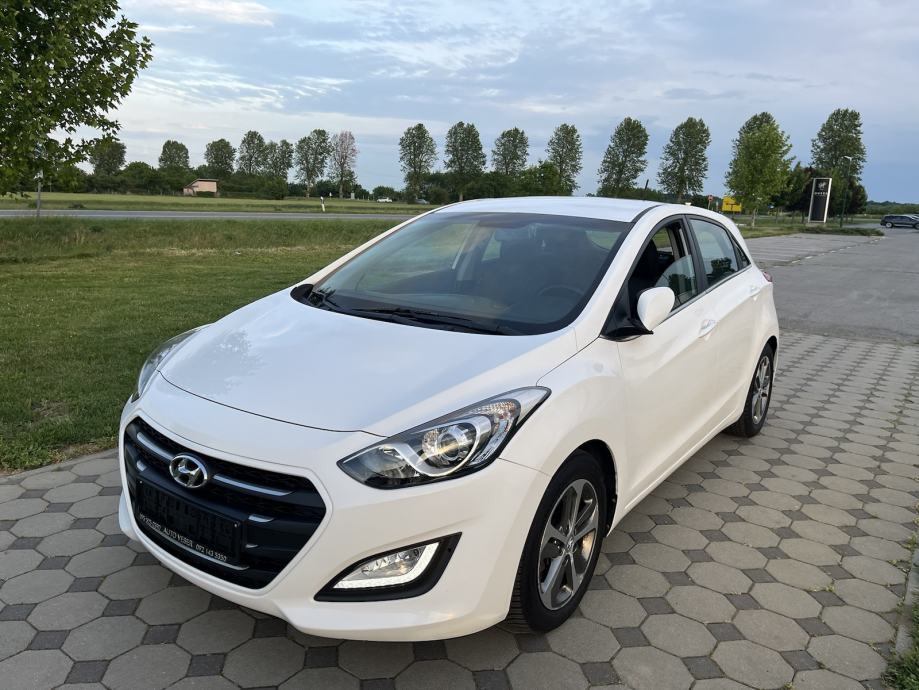 Hyundai i30 1,6 CRDi - cover