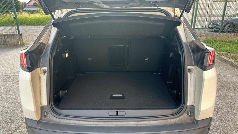 Peugeot 3008 1,5 BlueHDI 130 KS, Servisiran na 93773 km, JAMSTVO 24 MJ - cover