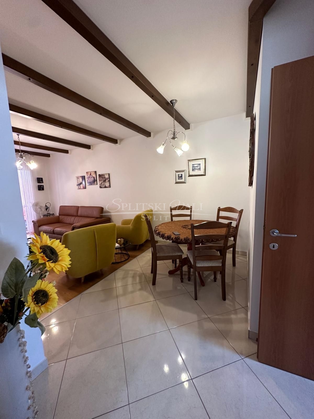 Strožanac, komforan dvosoban stan s vrtom + parkirno mjesto - cover