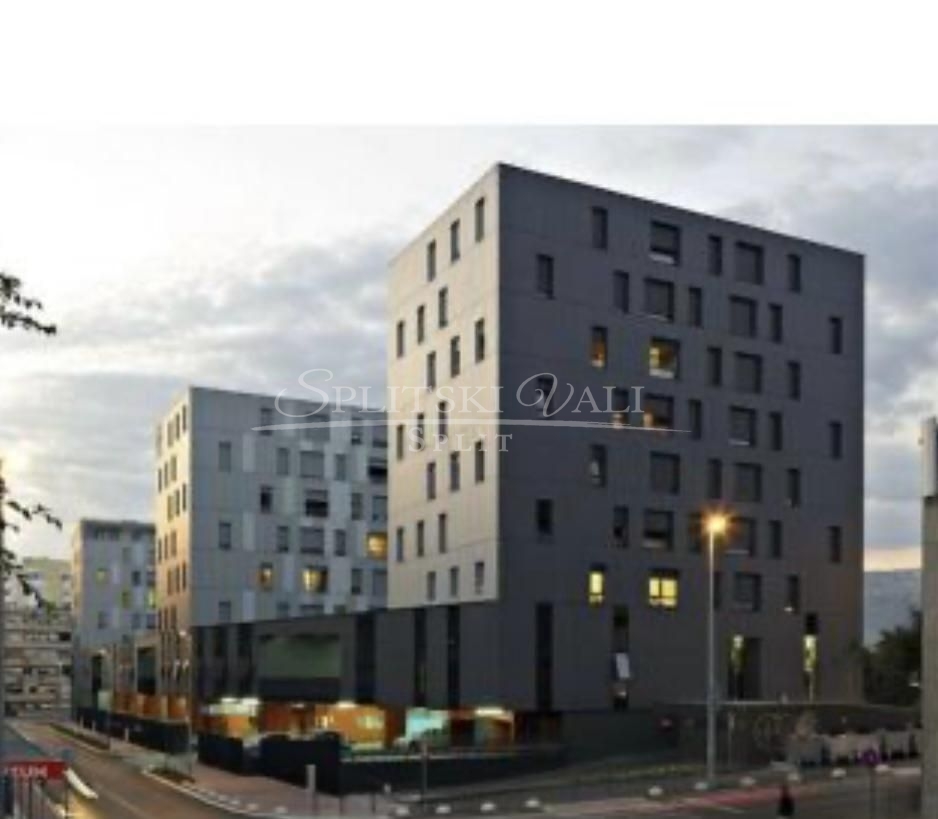 Najam dvosoban stan Sukoišan Ora, parking - dostupno od 01.10. - cover