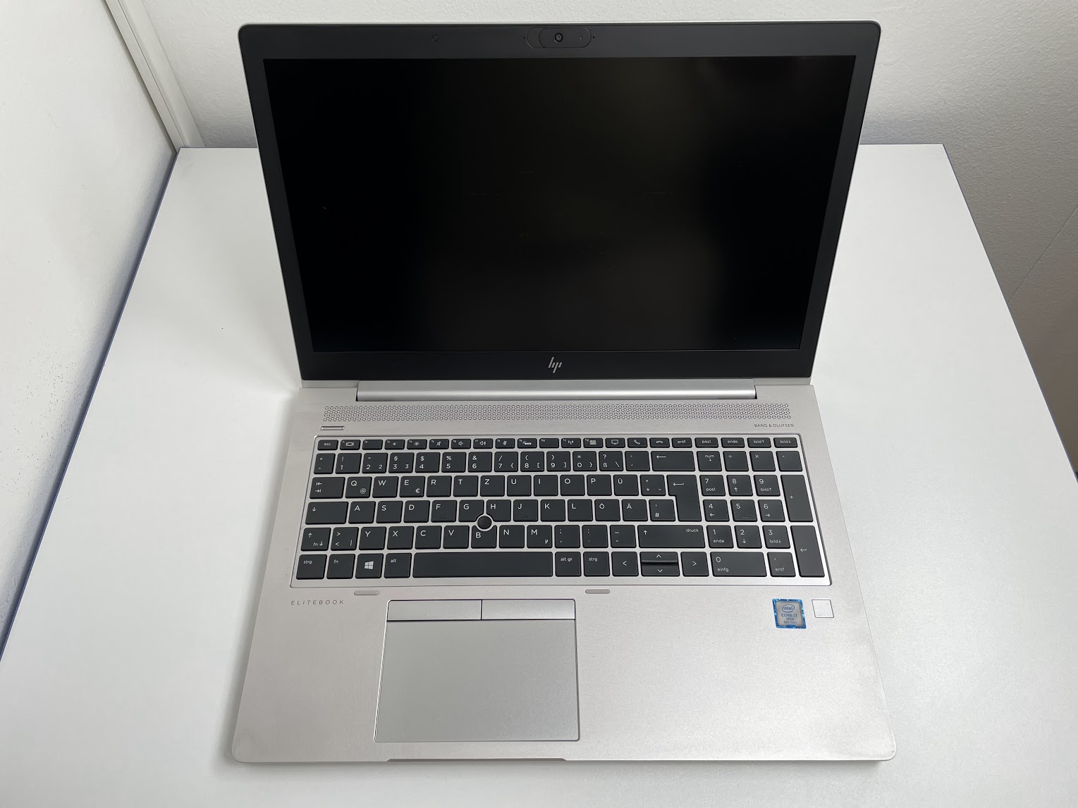 Laptop HP EliteBook 850 G5 / i7 / RAM 8 GB / SSD Pogon / 15,6″ FHD - cover