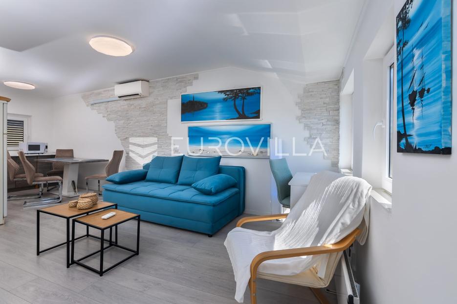 Istra, Rovinj, najam predivnog stana NKP 35m2 u strogom centru grada do 15.5. - cover