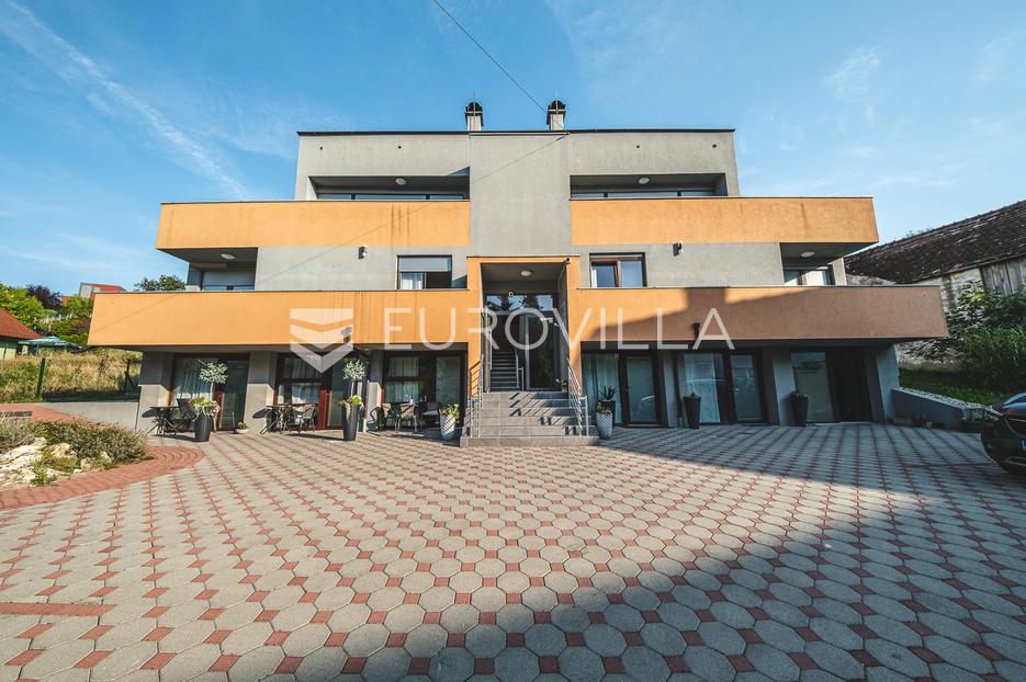 Zagreb, Mikulići, moderna stambena zgrada s 3 stambene jedinica - cover