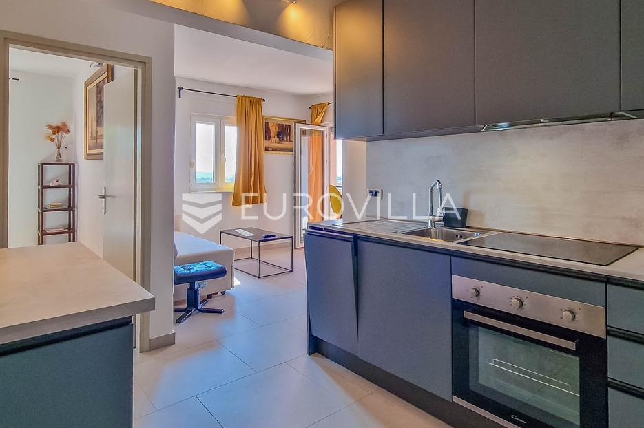Istra, Novigrad predivan stan 40m2 sa pogledom na more - cover