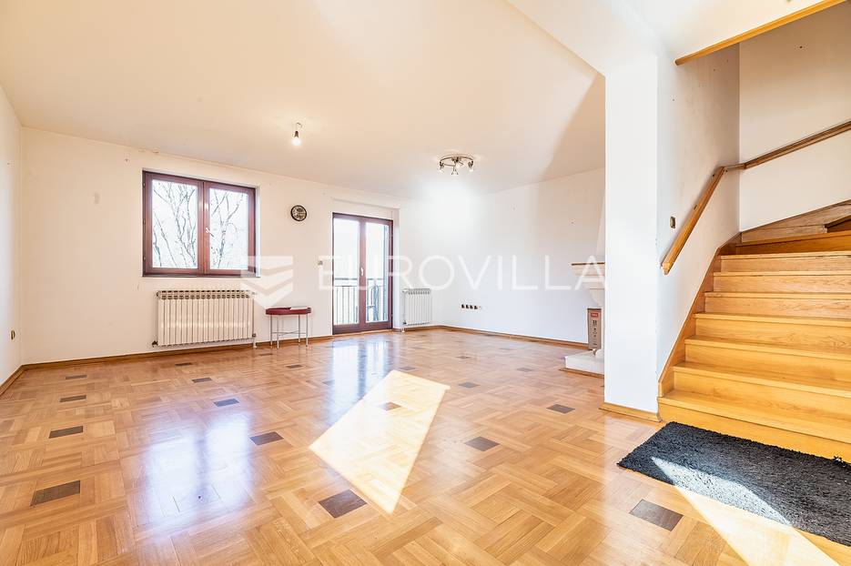 Zagreb, Kraljevec, troetažni  peterosobni stan 191 m2 - cover