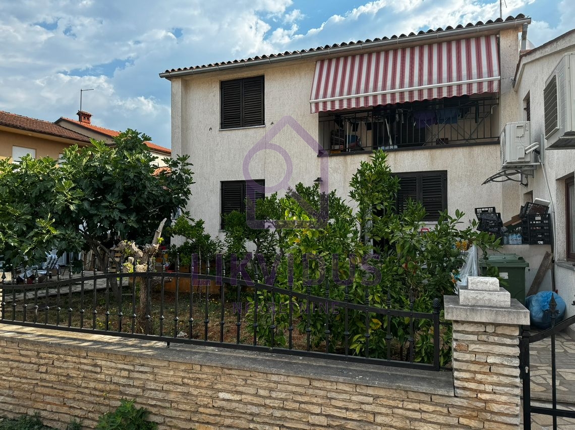 Kuća, apartman i poslovni prostor u Valbandonu - cover