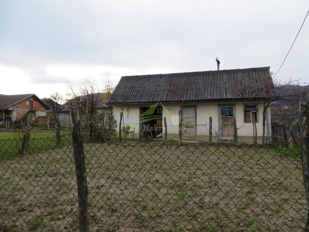 SNIŽENO! Građevinsko zemljište sa objektom, 700 metara od centra! - cover
