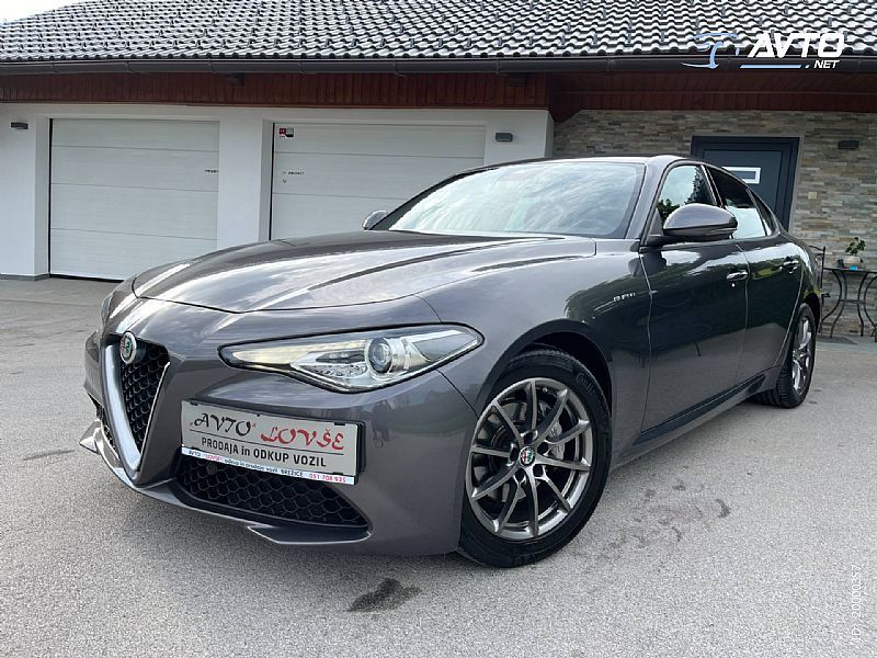 Alfa Romeo Giulia 2.2 Multijet 160 Super-1 LASTNIK-ALU-NAVI-KAMERA - cover