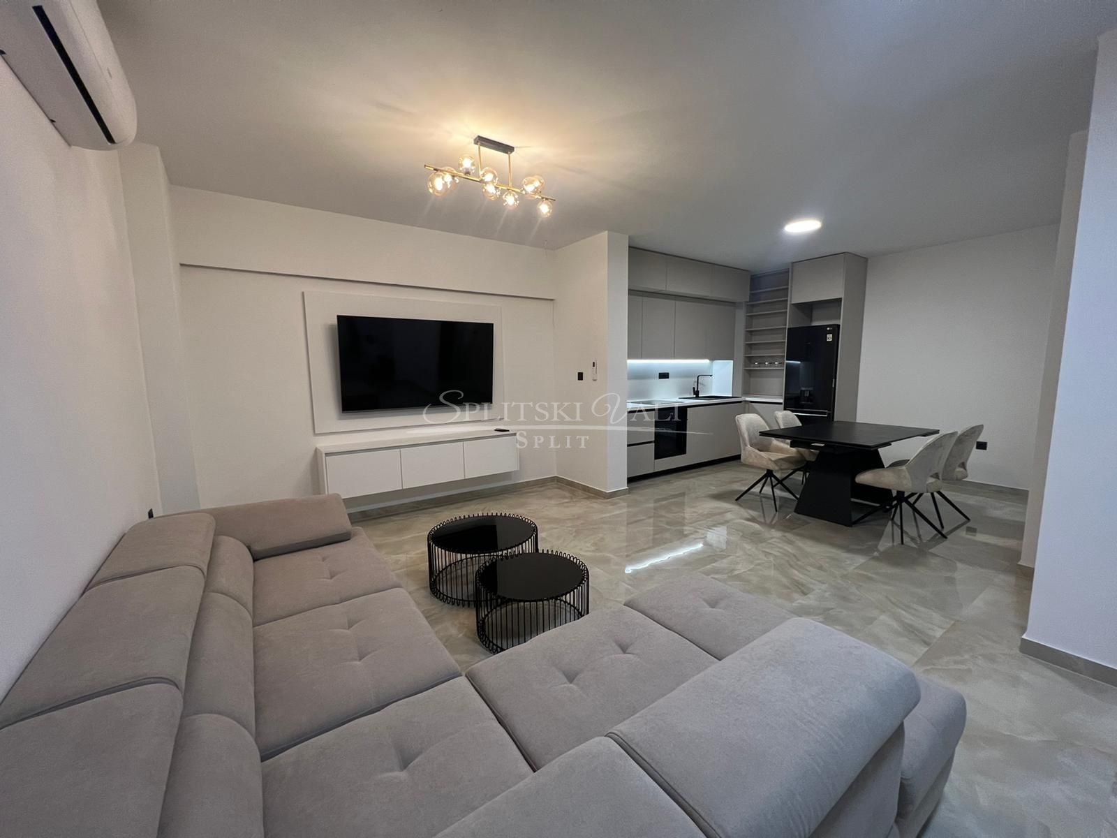 NOVOUREĐEN, JEDNOSOBNI STAN NA  ŽNJANU OD 01.10 - 01.05. - cover