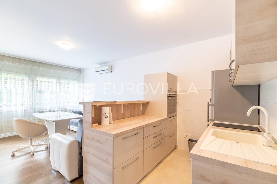 Zagreb, Zapruđe, Vankina ulica,  trosoban stan površine 56,13 m2 - cover