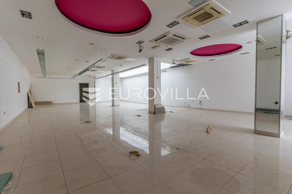 Požega, Mesnička, atraktivan poslovni lokal 210 m2 - cover
