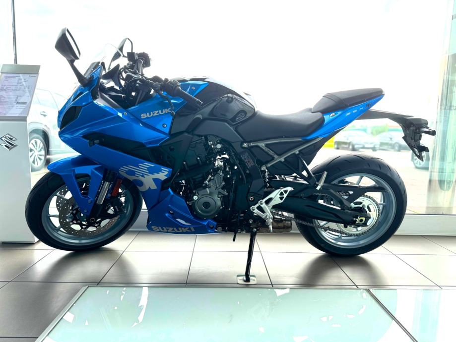 Suzuki GSX-8R M4 776 cm3, 2024 god. - cover