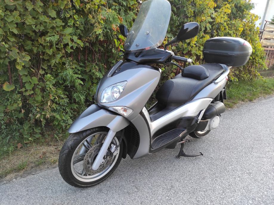 Yamaha X-City 250 i.e. X-max spreman za sezonu kartice do 36 rata, 2010 god. - cover