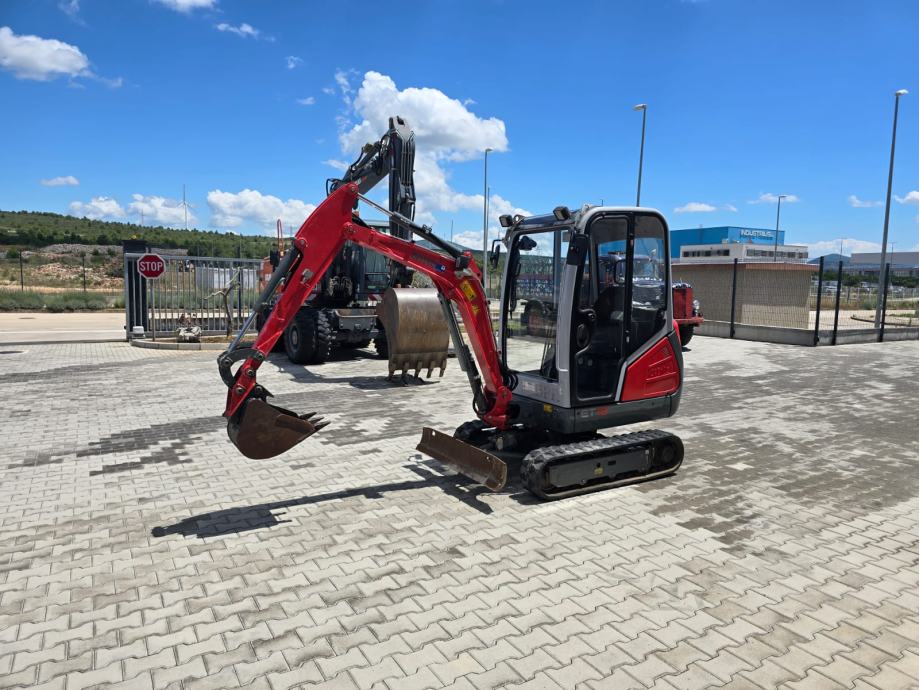 Neuson ET18 **2015god** 1270 r/s** - cover