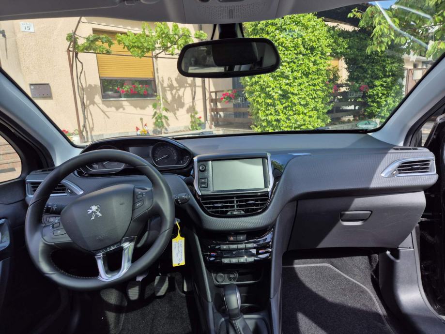 Peugeot 2008 1,6 BlueHDI - cover
