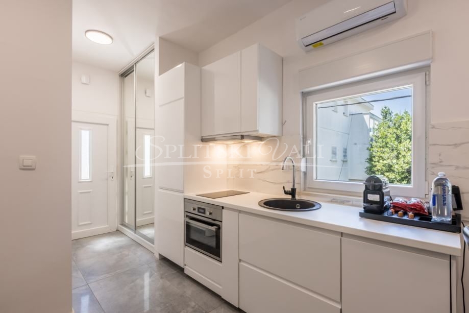 Zenta novogradnja - jednosoban stan, parking mjesto - cover