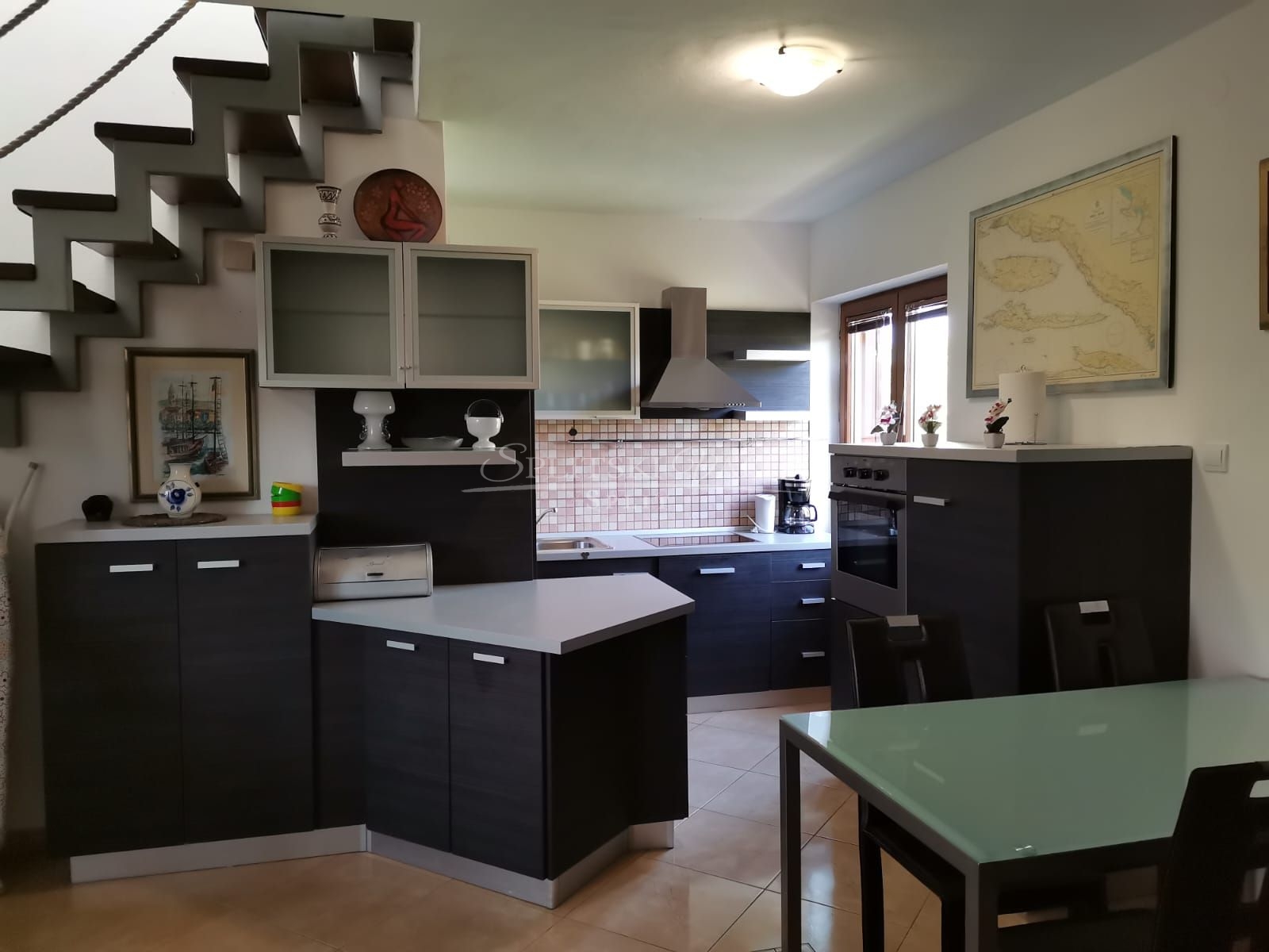 Supetar,Brač - najam dvosoban stan u vili (01.11.'24.-01.05.'25.) - cover