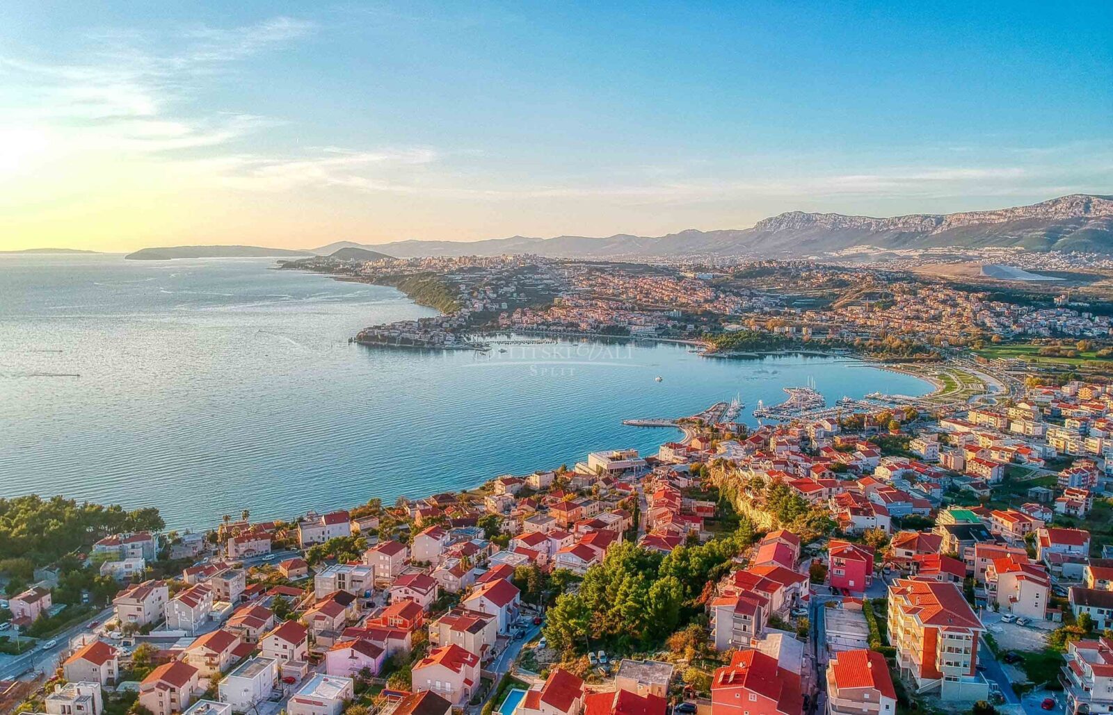 Luksuzan trosoban stan DUGOROČAN NAJAM! - cover