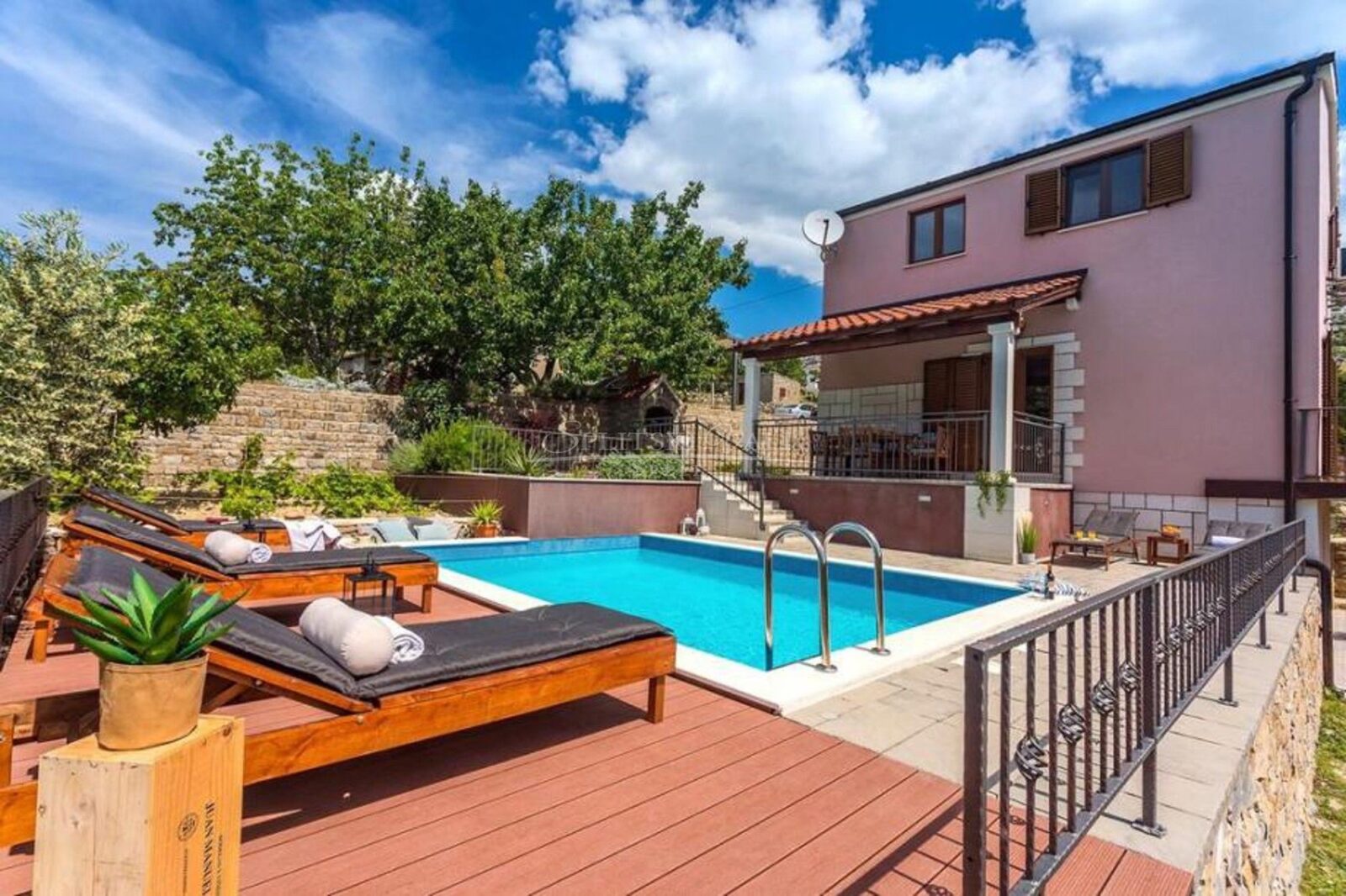 Luksuzna kuća za najam! DUGOROČNO! - cover