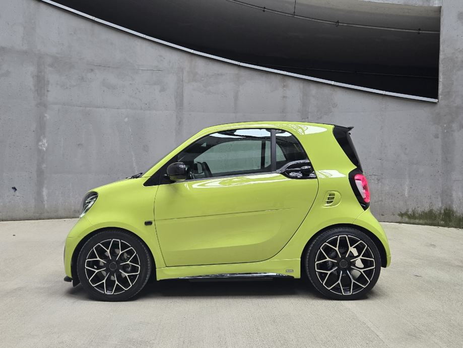Smart EQ fortwo Brabus Edition EXCL JBL PANO WINTER LIMEGREEN 12/23 - cover