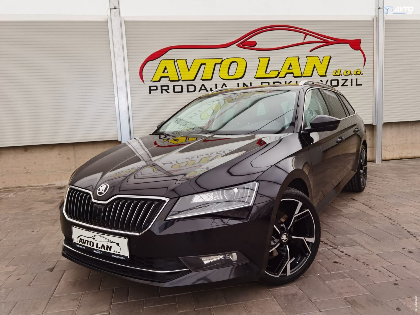 Škoda Superb  2.0 TDI Sportline Combi DSG MATRIX.NAVI.ACTIVE TE - cover