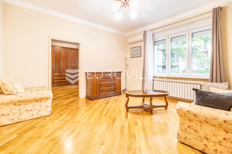 Zagreb, centar, četverosoban stan/ poslovni prostor 100 m2 - cover