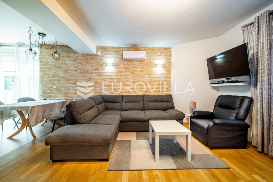Zagreb, Srebrenjak, Dobri dol, dvosoban stan površine 57 m2 s terasom od 25 m2 - cover
