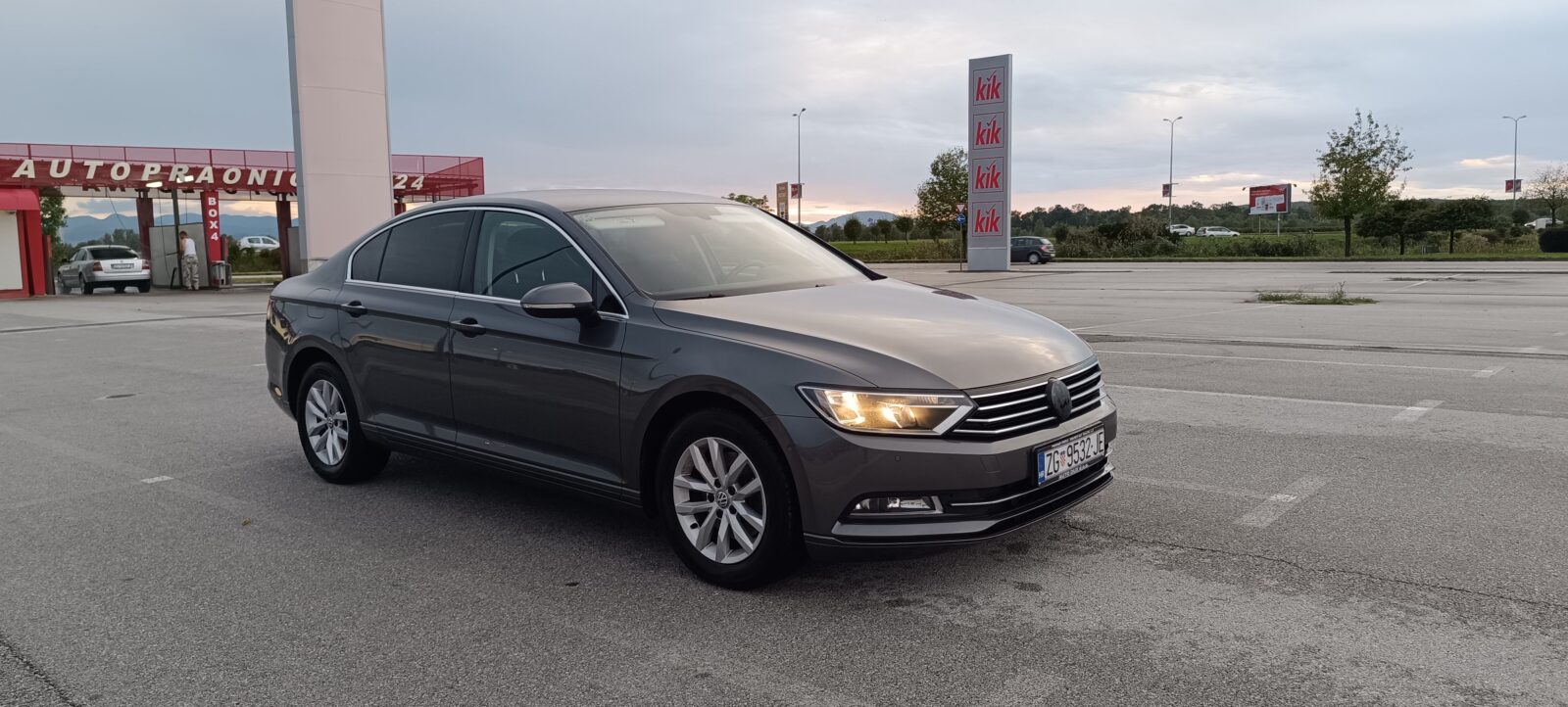 Volkswagen Passat 1.6 TDI DSG - cover