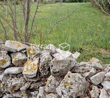 Istra, Svetvičenat, Juršići, građevinsko zemljište 820m2, pravilan oblik, prodaja - cover