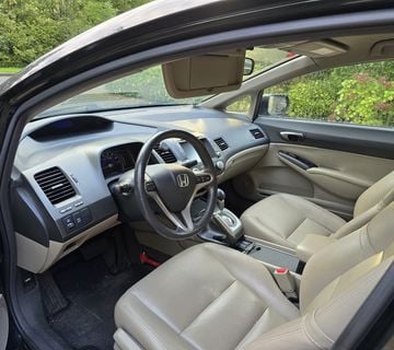 Honda civic sedan hybrid 4x4 - cover