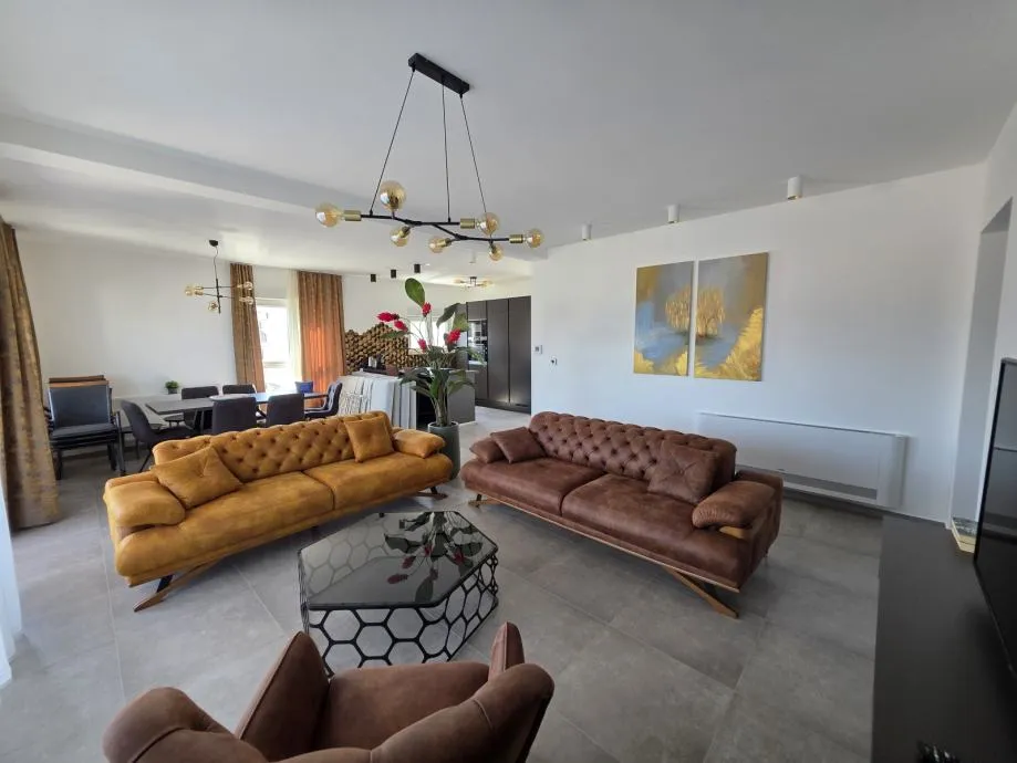 Luksuzan penthouse s otvorenim pogledom na more, Okrug Gornji! - cover