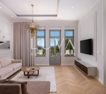 Opatija, strogi centar, luksuzan stan NKP 88 m2 na prodaju - cover