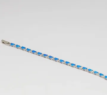 Srebrna narukvica Kiana - cover