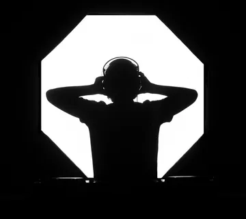 DJ ZA VJENČANJA I EVENTE | Vrhunska glazba, rasvjeta i 100% tulum! - cover