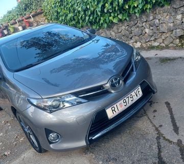 Toyota auris 1.6vvt style, 2014 god. - cover