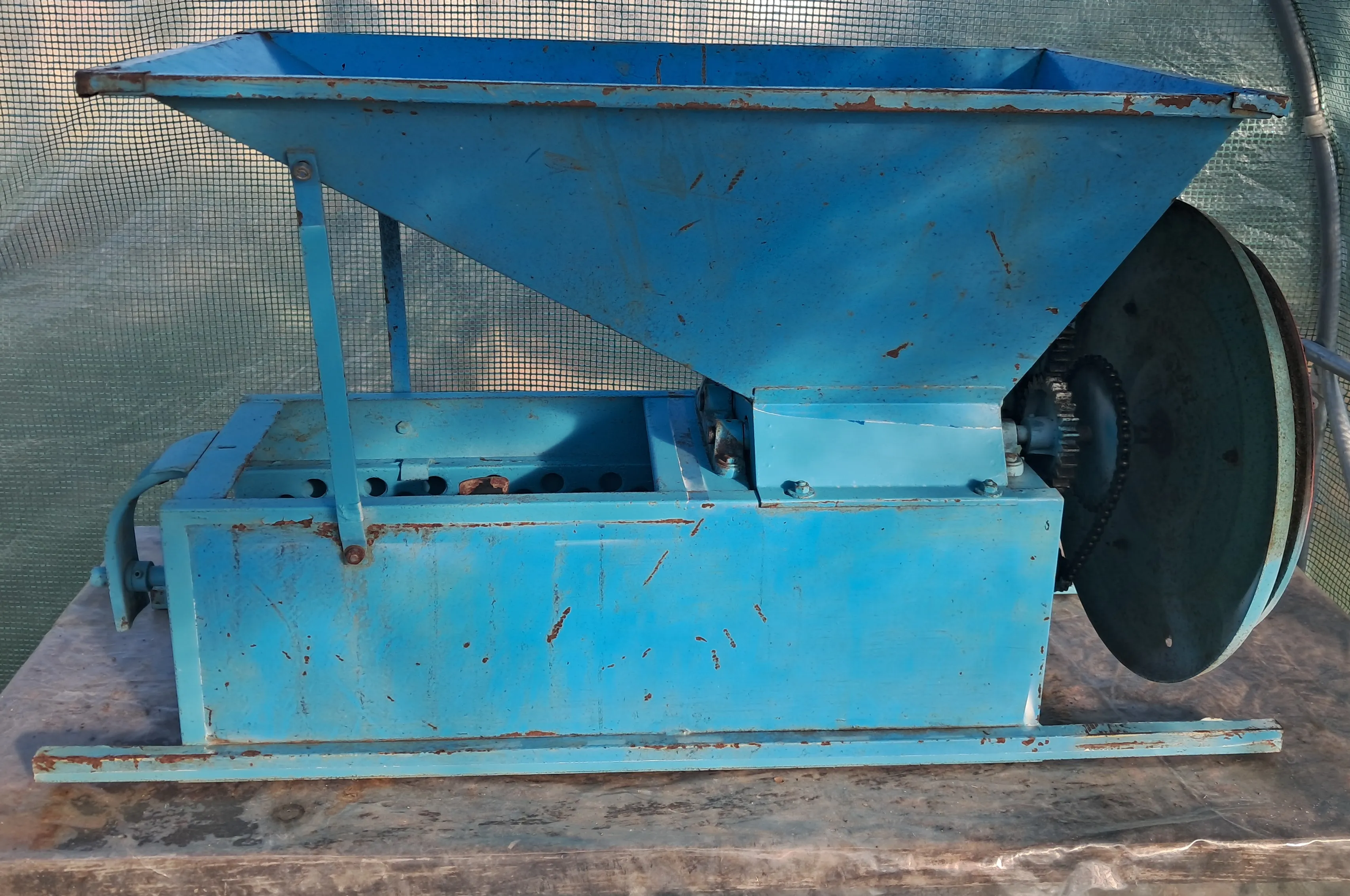 MULJAČA ZA GROŽĐE (Električna) - cover