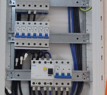 Elektroinstalacije - cover