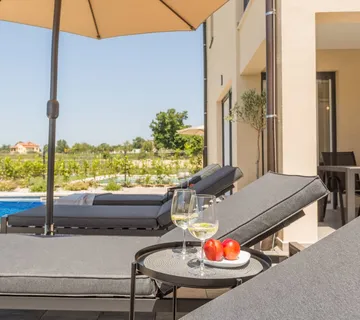 Villa Lanterna 1. - cover