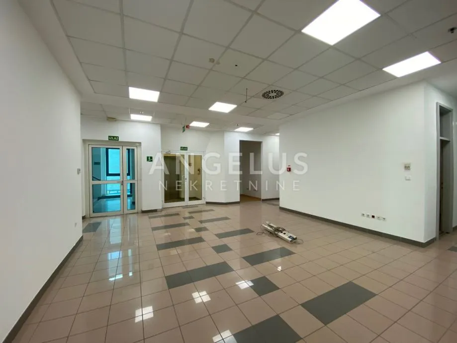 Zagreb, Buzin - uredski prostor 1000m2 - cover