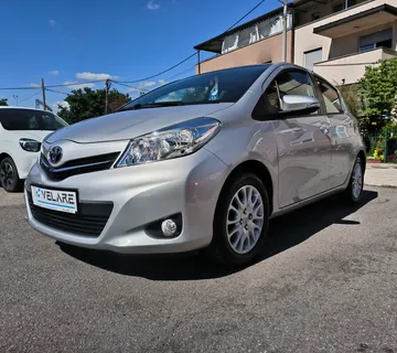 Toyota Yaris 1,0 VVT-i SOL, JAMSTVO, REG. 1 GODINU - Zagreb