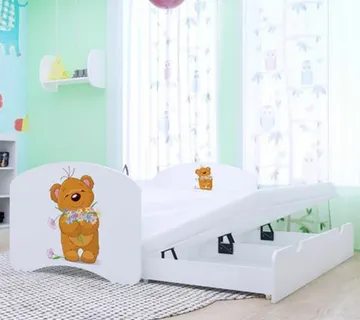 Drveni dječji krevet Happy medo s cvijećem s dodatnim ležajem – 180×90 - cover