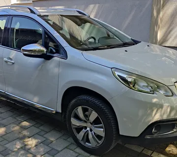 PEUGEOT 2008  1,2  ALLURE - cover