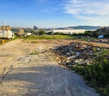 Kaštel Sućurac - Zemljište za zakup (pristup kamionima, više namjena) - cover