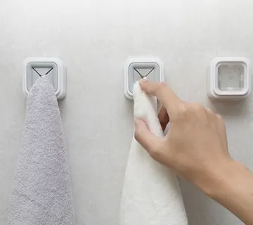 Samoljepljivi držač ručnika - cover