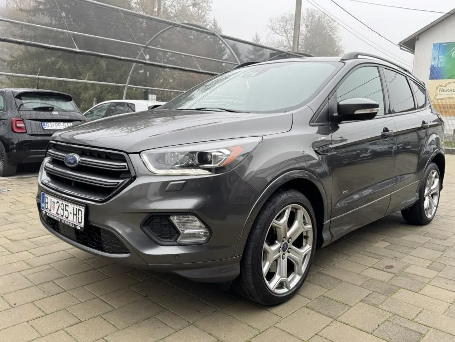 Ford Kuga 2,0 TDCi 4 WD ST-LINE Automatik - cover