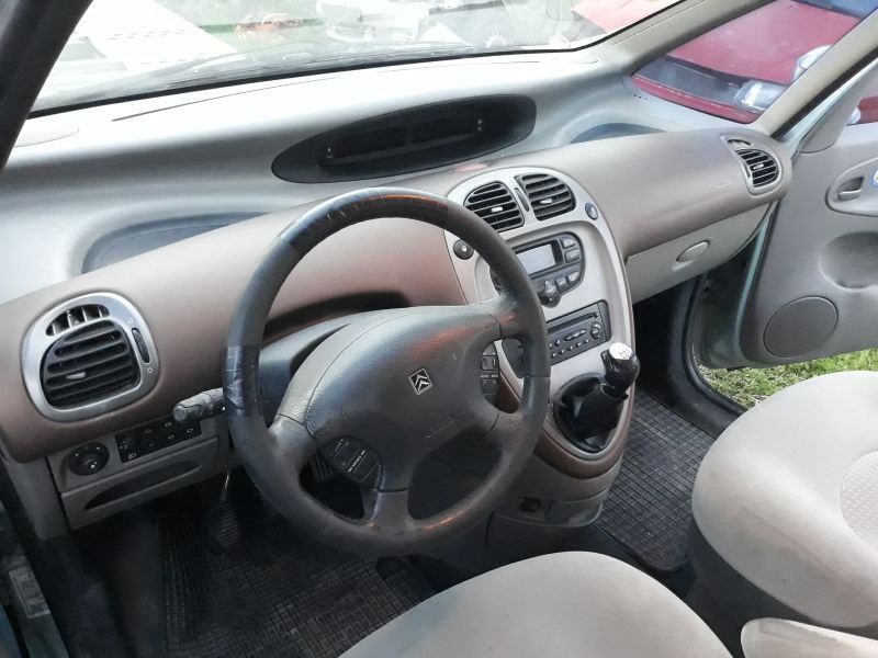xsara-picasso-display-xara-pikaso-ekran-slika-104431502