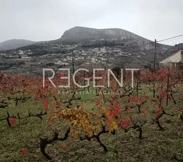 Split, Klis - građevinsko zemljište 1135 m2 - cover