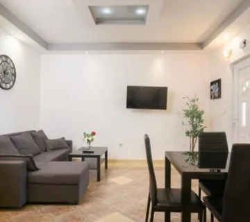 Smještaj za 6 radnika - Kaštel Novi - cover