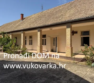Vukovar Zelena 34 panonska kuća (švapska) originalno sačuvana - cover